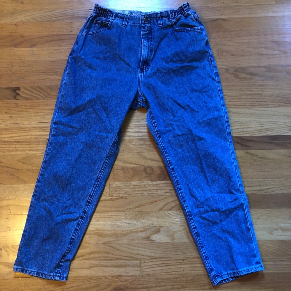 Super cute High Rise Lee mom jeans